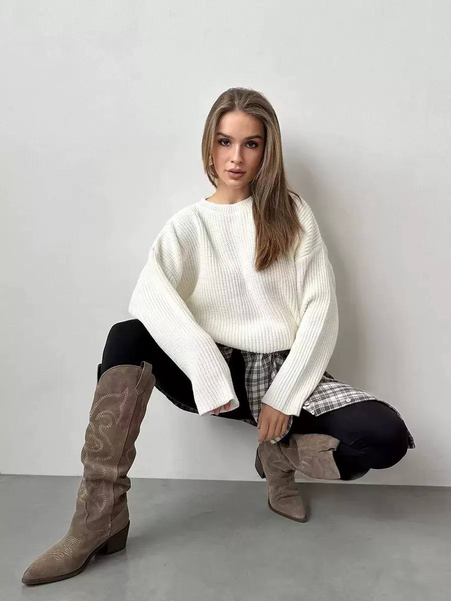Oversized Knit Sweater – Long Sleeve, Crew Neck & Relaxed Fit