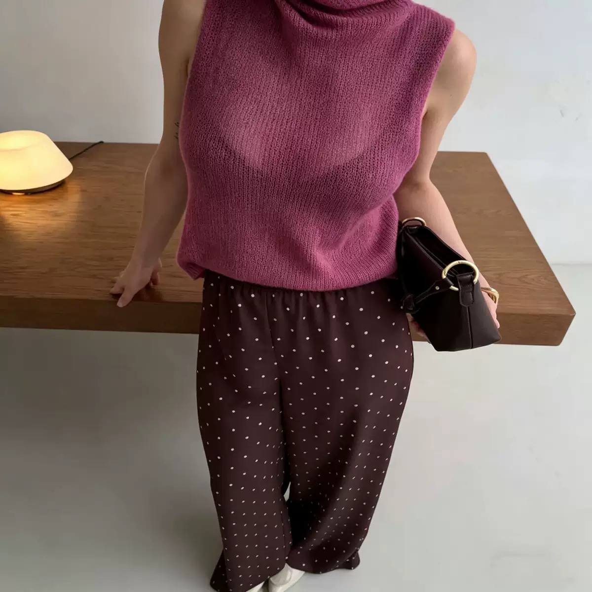 Sleeveless Turtleneck Knit Sweater – Lightweight Ribbed Knit & Relaxed Fit